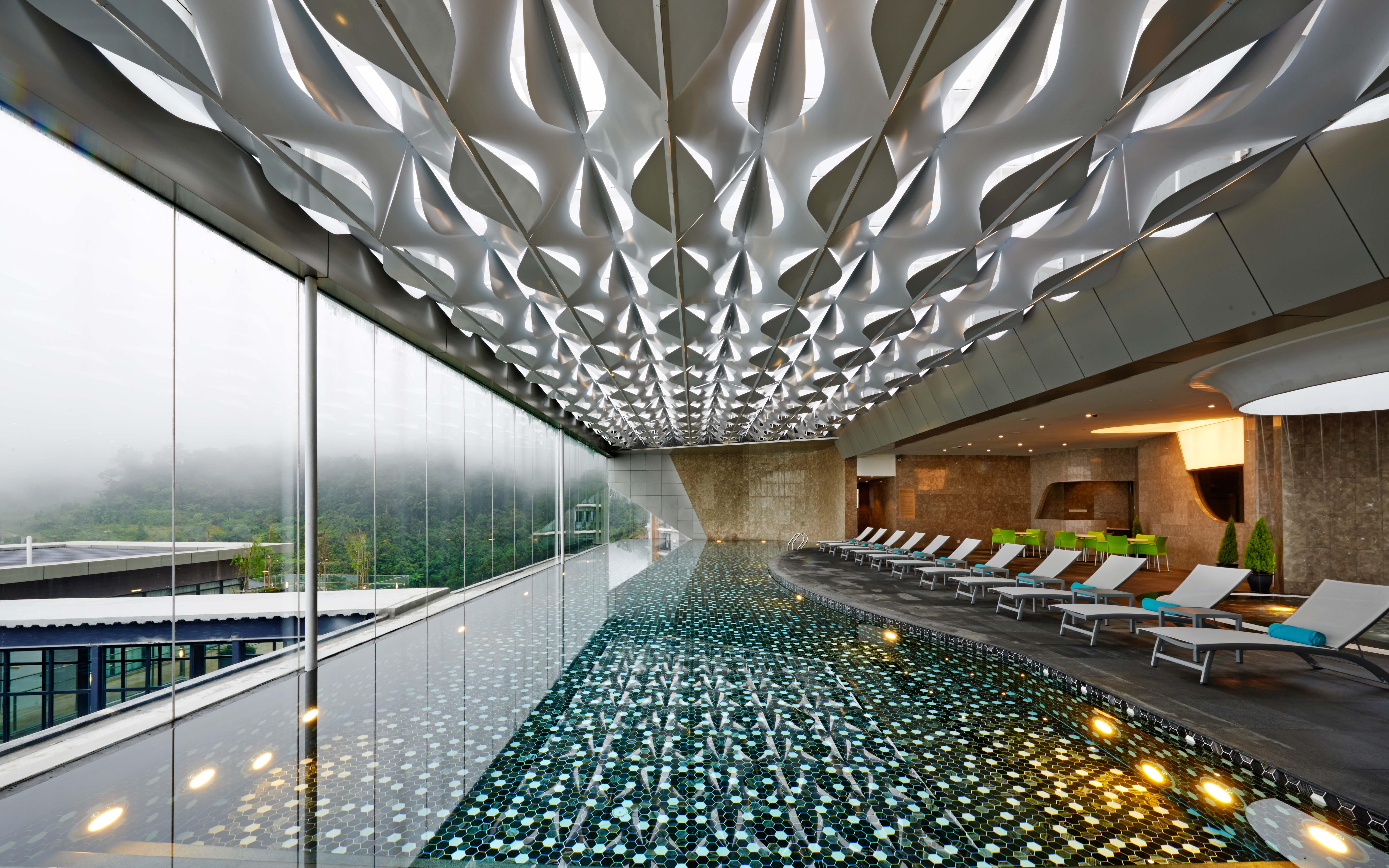Grand Ion Delemen Hotel Genting Highlands Exterior photo The pool at the 101 Sky Lounge